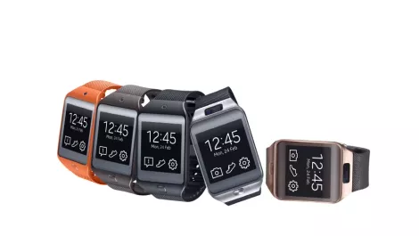 Samsung tries again with smart watches...