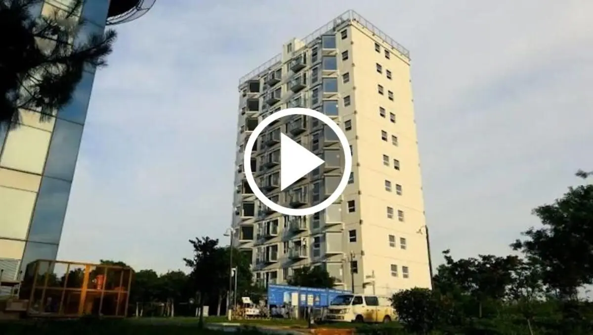 China builds 10-storey tower in a day