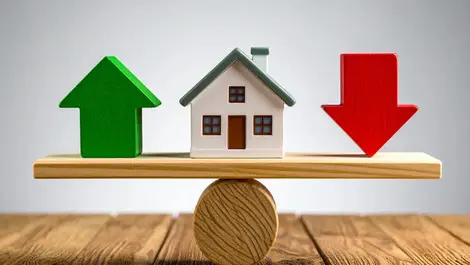 Average New Zealand house price back to $900,000