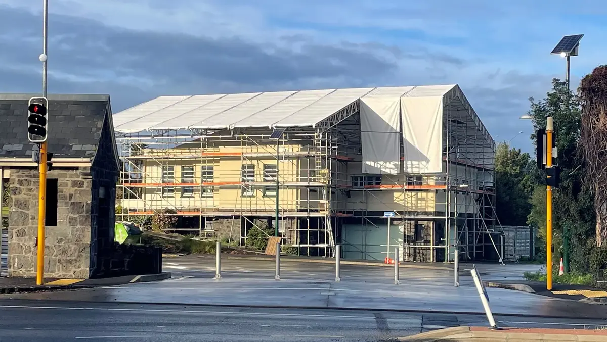 Refurbishment project’s shrink-wrap alternative