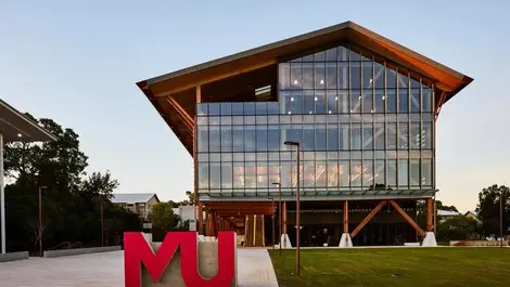 Murdoch & DXC launch AI internship to boost tech skills in WA