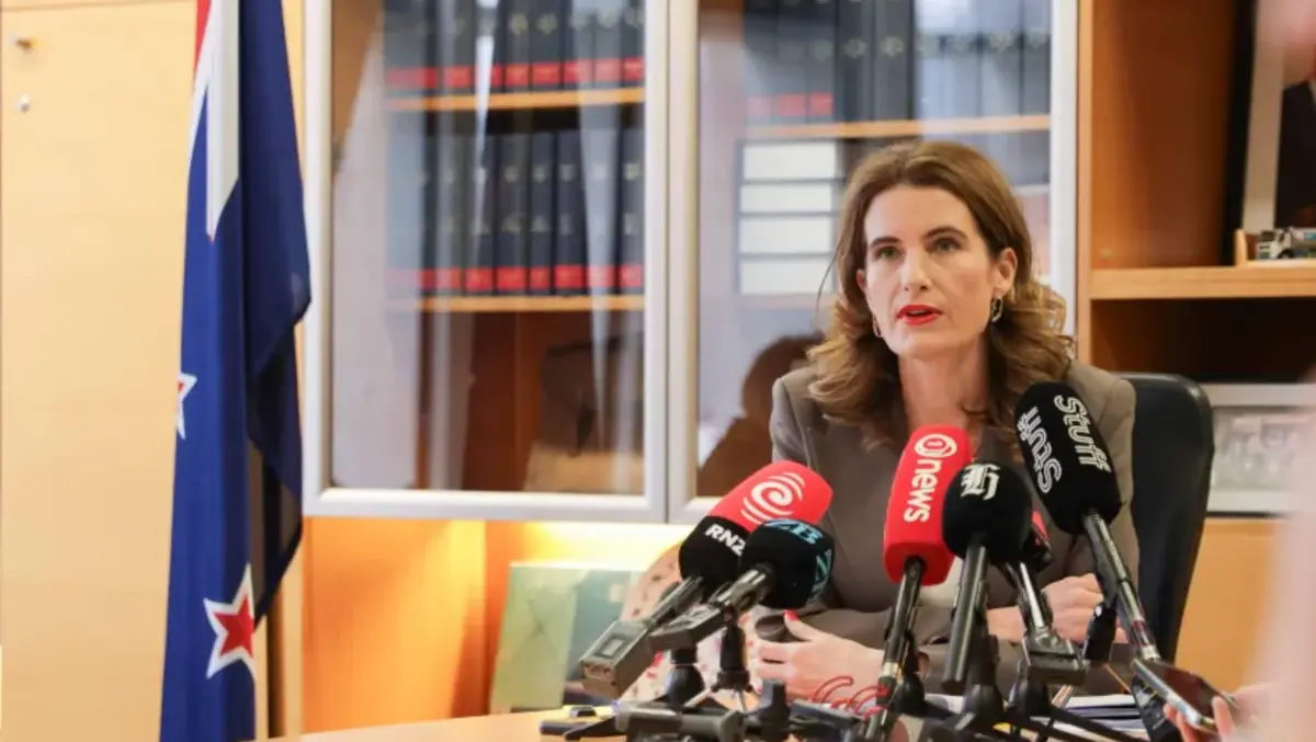Reserve Bank kept interest rates low too long, Covid-19 review finds